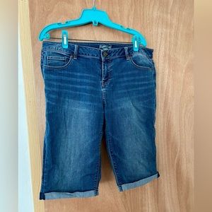 New York & Company Bermuda Shorts Size 12 - 22 Inches Long